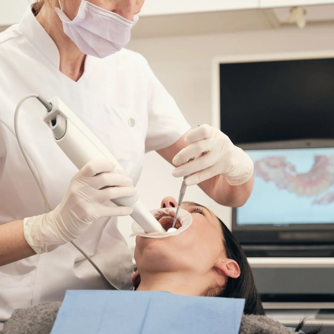 Biaya Konsultasi Free dan Periksa Gigi dengan Intra Oral Camera 75 ribu hanya di Asha Dental Care